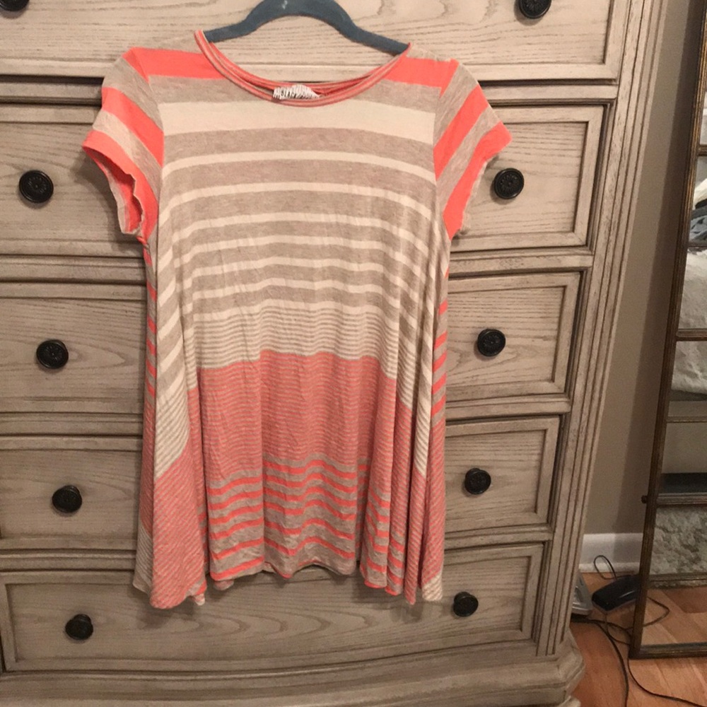 Anthropologie swing top by black bead size M